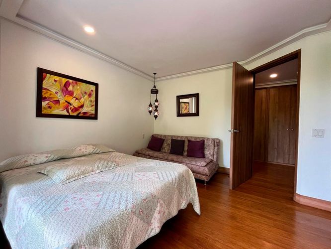 Casa de 4 alcobas en venta en El Poblado, Medellín, 440 m² · foto 13 de 19