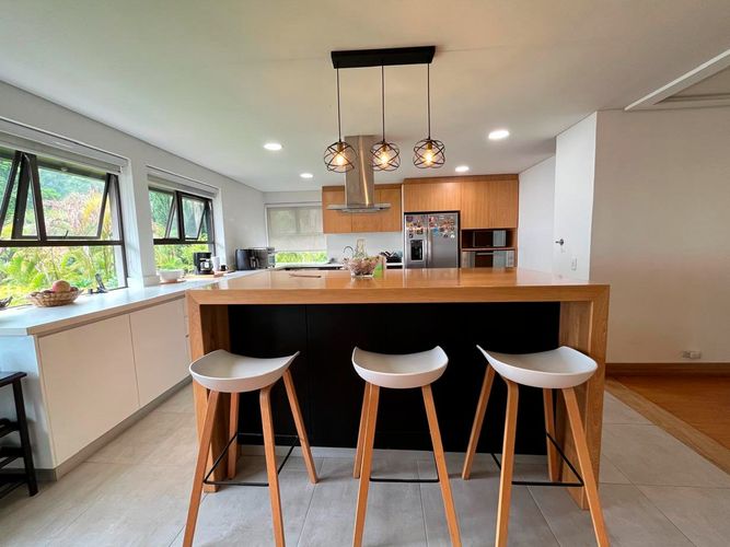 Casa de 4 alcobas en venta en El Poblado, Medellín, 440 m² · foto 7 de 19