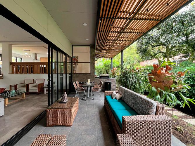 Casa de 4 alcobas en venta en El Poblado, Medellín, 440 m² · foto 18 de 19
