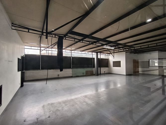 Bodega en arriendo en El Poblado, Medellín, 922 m² · foto 3 de 11