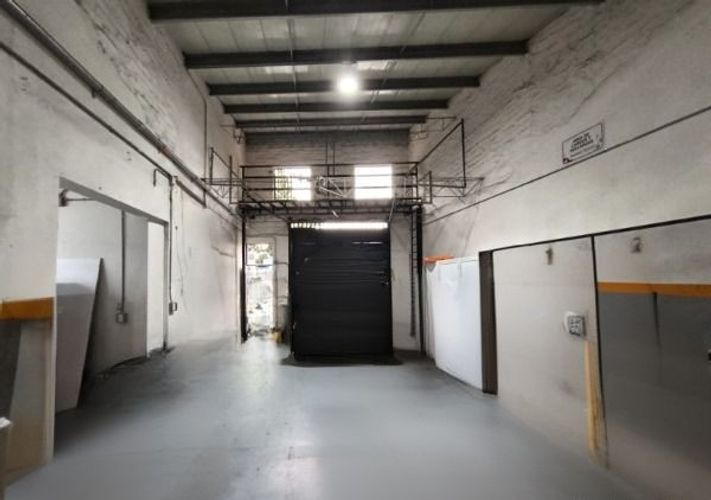 Bodega en arriendo en El Poblado, Medellín, 922 m² · foto 4 de 11