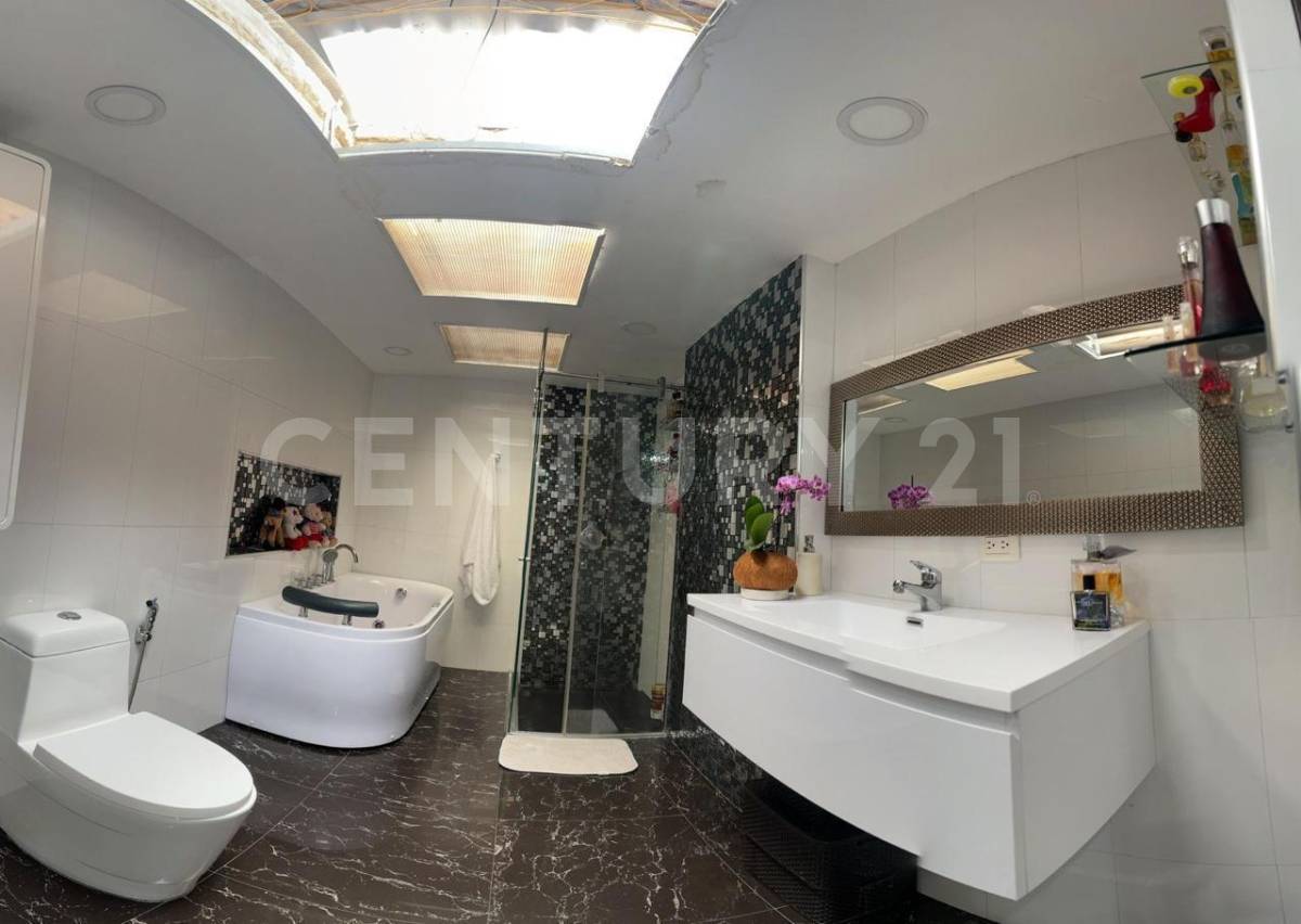 Casa en venta en Las Villas, Bogotá · foto 17 de 24