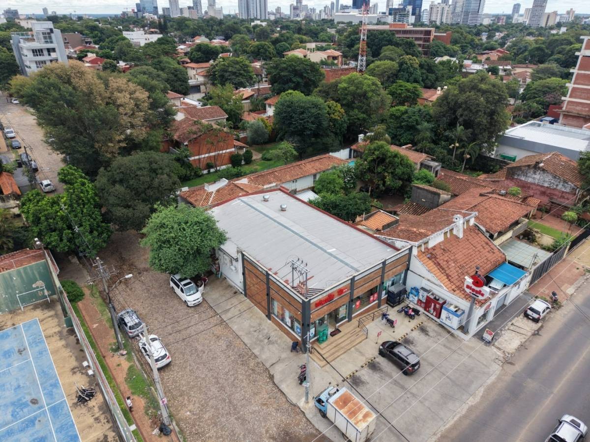 VENTA LOCAL COMERCIAL SOBRE DENIS ROA — foto 2