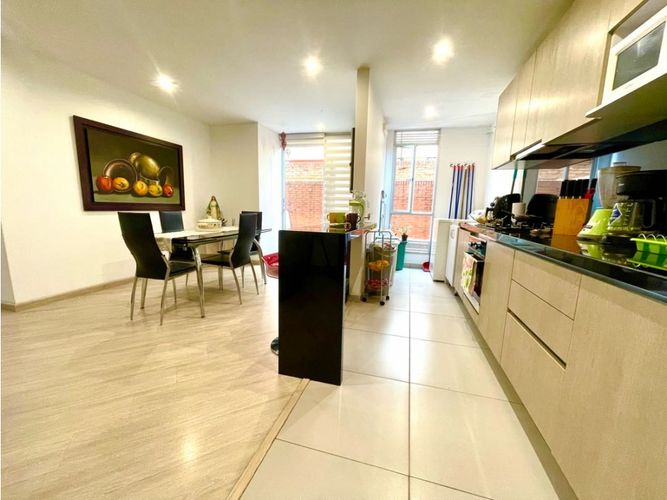 Apartamento de 2 alcobas en venta en Santa Barbara, Bogotá, 78 m² · foto 7 de 24
