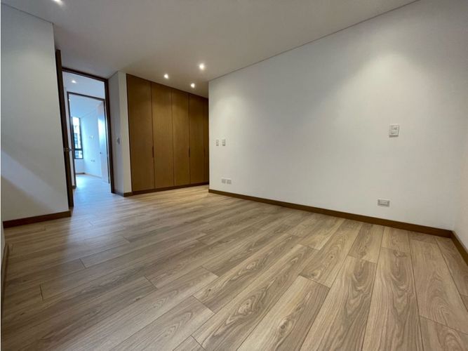Apartamento de 3 alcobas en venta en San Patricio, Bogotá, 127 m² · foto 7 de 19