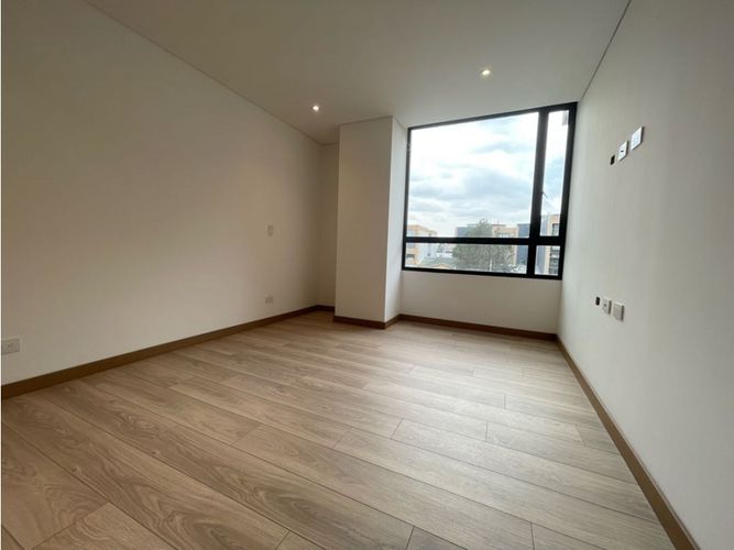 Apartamento de 3 alcobas en venta en San Patricio, Bogotá, 127 m² · foto 10 de 19
