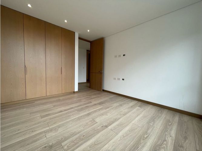 Apartamento de 3 alcobas en venta en San Patricio, Bogotá, 127 m² · foto 14 de 19