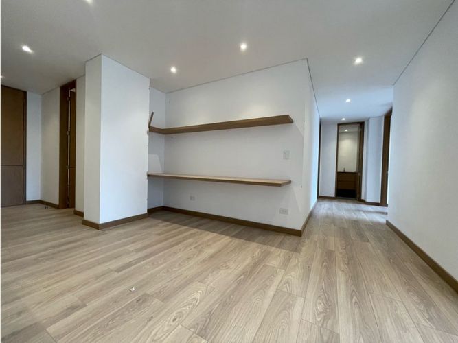 Apartamento de 3 alcobas en venta en San Patricio, Bogotá, 127 m² · foto 15 de 19