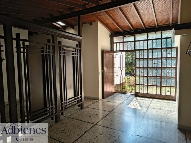 Casa de 4 alcobas en venta en Las Acacias, Medellín, 255 m² · foto 5 de 23
