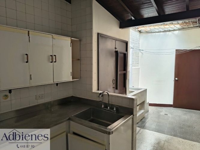 Casa de 4 alcobas en venta en Las Acacias, Medellín, 255 m² · foto 7 de 23