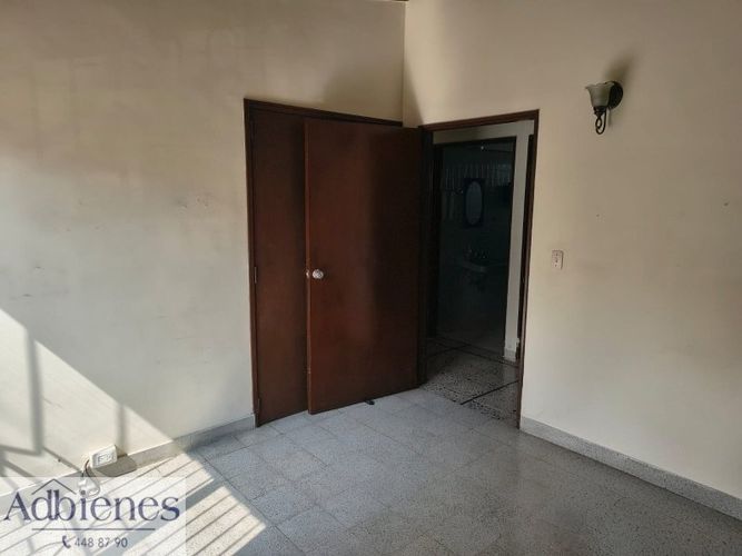 Casa de 4 alcobas en venta en Las Acacias, Medellín, 255 m² · foto 12 de 23