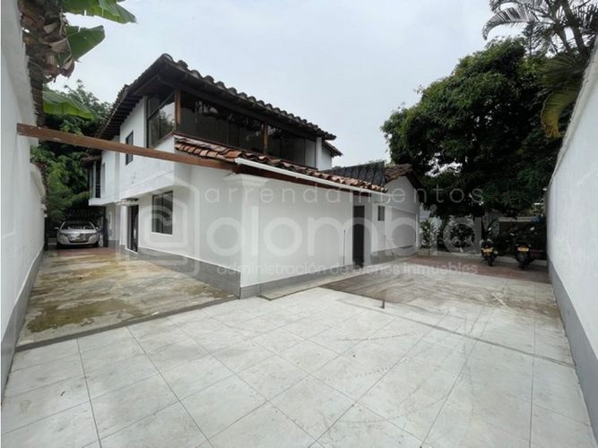 Casa de 8 alcobas en venta en La Aguacatala, Medellín, 315 m² · foto 2 de 24