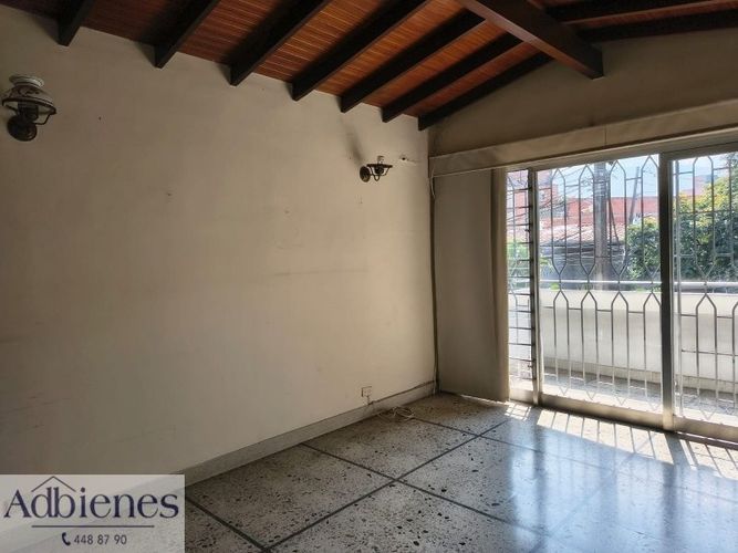 Casa de 4 alcobas en venta en Las Acacias, Medellín, 255 m² · foto 15 de 23