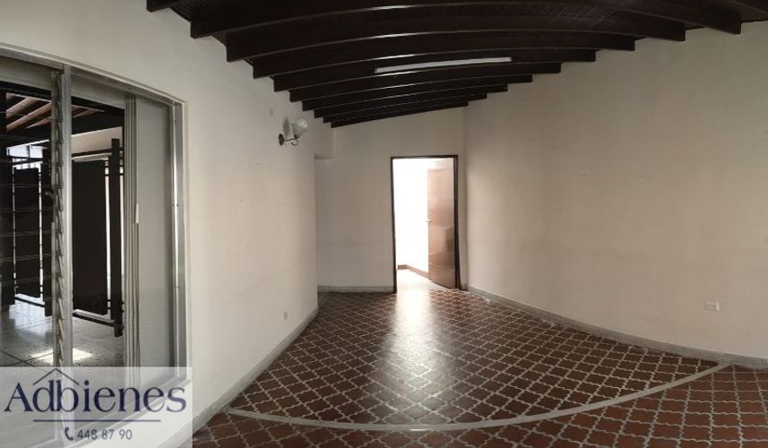 Casa de 4 alcobas en venta en Las Acacias, Medellín, 255 m² · foto 17 de 23