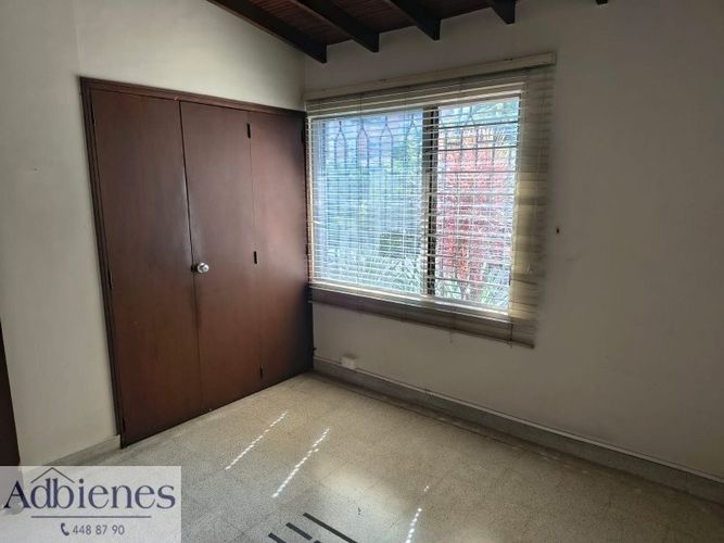 Casa de 4 alcobas en venta en Las Acacias, Medellín, 255 m² · foto 19 de 23