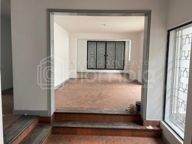 Casa de 8 alcobas en venta en La Aguacatala, Medellín, 315 m² · foto 4 de 24