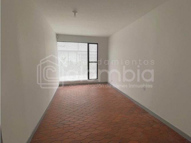 Casa de 8 alcobas en venta en La Aguacatala, Medellín, 315 m² · foto 8 de 24