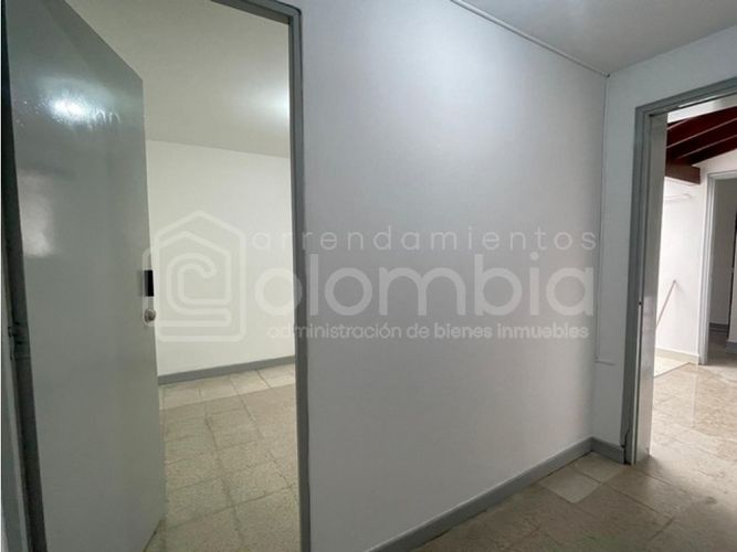 Casa de 8 alcobas en venta en La Aguacatala, Medellín, 315 m² · foto 9 de 24
