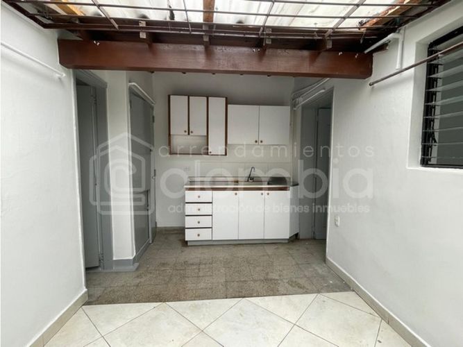 Casa de 8 alcobas en venta en La Aguacatala, Medellín, 315 m² · foto 10 de 24