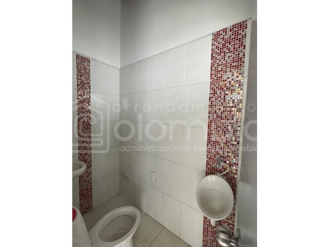 Casa de 8 alcobas en venta en La Aguacatala, Medellín, 315 m² · foto 12 de 24