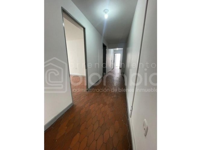 Casa de 8 alcobas en venta en La Aguacatala, Medellín, 315 m² · foto 13 de 24