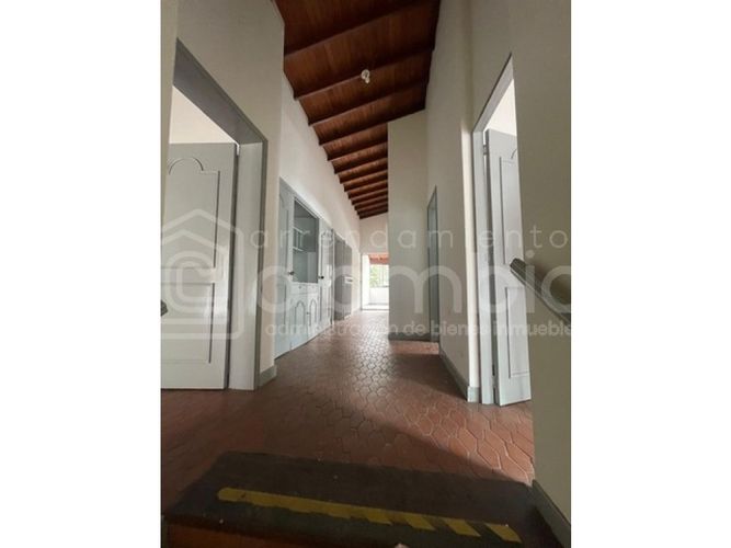 Casa de 8 alcobas en venta en La Aguacatala, Medellín, 315 m² · foto 15 de 24