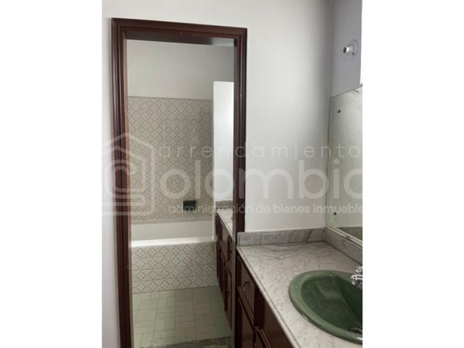 Casa de 8 alcobas en venta en La Aguacatala, Medellín, 315 m² · foto 19 de 24