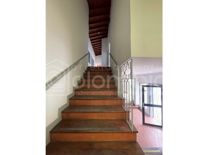 Casa de 8 alcobas en venta en La Aguacatala, Medellín, 315 m² · foto 21 de 24