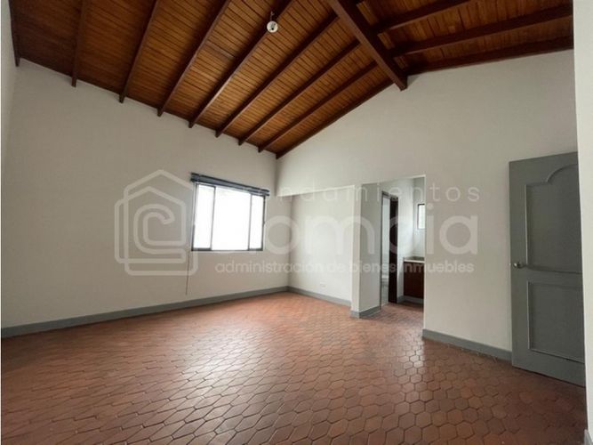 Casa de 8 alcobas en venta en La Aguacatala, Medellín, 315 m² · foto 23 de 24