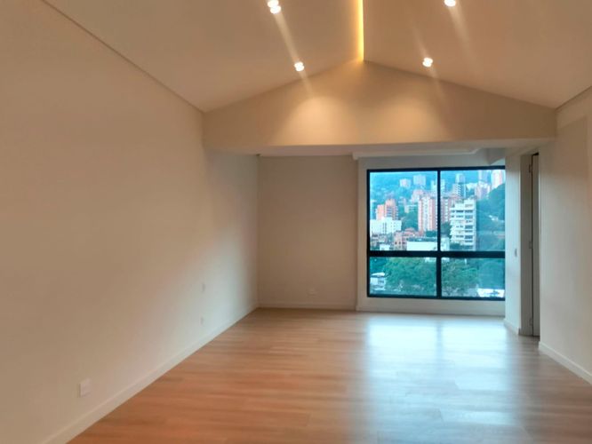 Apartamento de 3 alcobas en venta en El Poblado, Medellín, 320 m² · foto 17 de 18