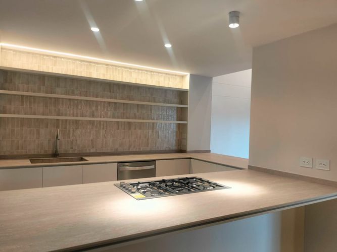 Apartamento de 3 alcobas en venta en El Poblado, Medellín, 320 m² · foto 4 de 18