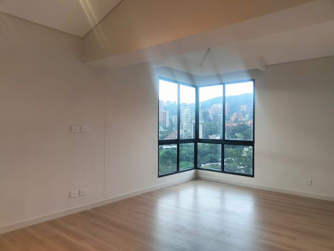 Apartamento de 3 alcobas en venta en El Poblado, Medellín, 320 m² · foto 15 de 18