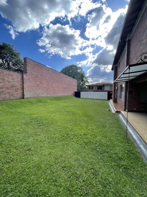 Casa de 4 alcobas en venta en Altos Del Poblado, Medellín, 620 m² · foto 5 de 23