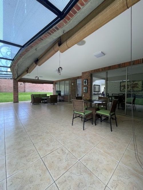 Casa de 4 alcobas en venta en Altos Del Poblado, Medellín, 620 m² · foto 7 de 23