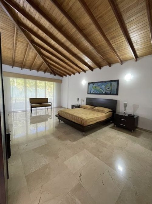 Casa de 4 alcobas en venta en Altos Del Poblado, Medellín, 620 m² · foto 12 de 23