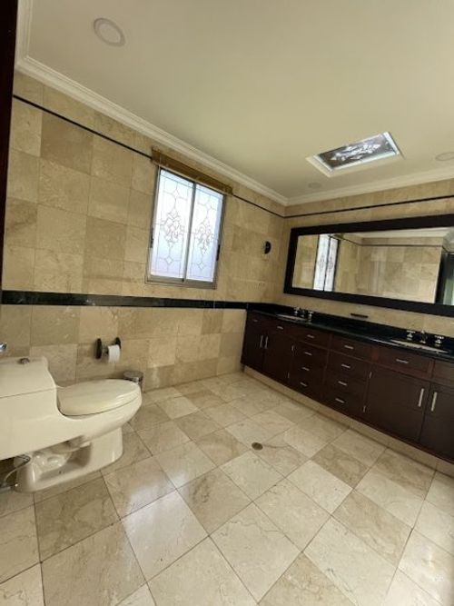 Casa de 4 alcobas en venta en Altos Del Poblado, Medellín, 620 m² · foto 13 de 23