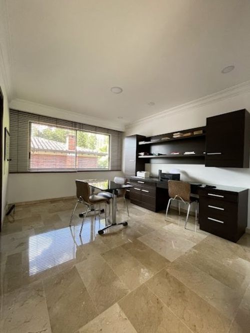Casa de 4 alcobas en venta en Altos Del Poblado, Medellín, 620 m² · foto 15 de 23
