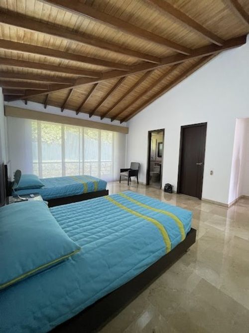 Casa de 4 alcobas en venta en Altos Del Poblado, Medellín, 620 m² · foto 17 de 23