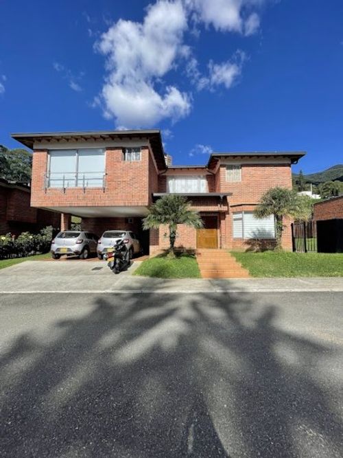 Casa de 4 alcobas en venta en Altos Del Poblado, Medellín, 620 m² · foto 23 de 23