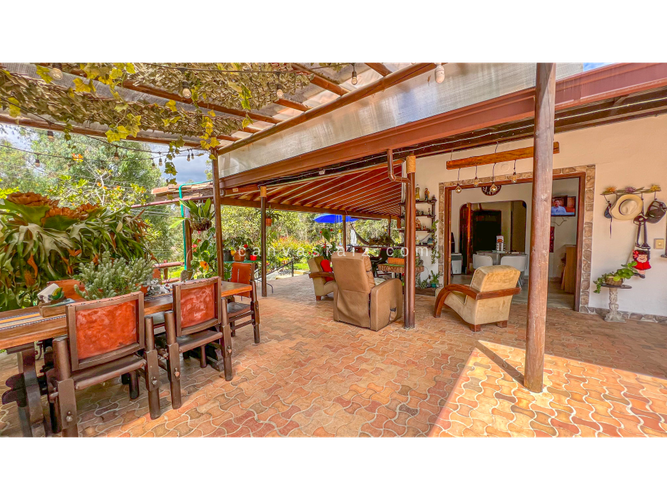 Finca en venta en Hojas Anchas, Guarne, 350 m² · foto 2 de 11