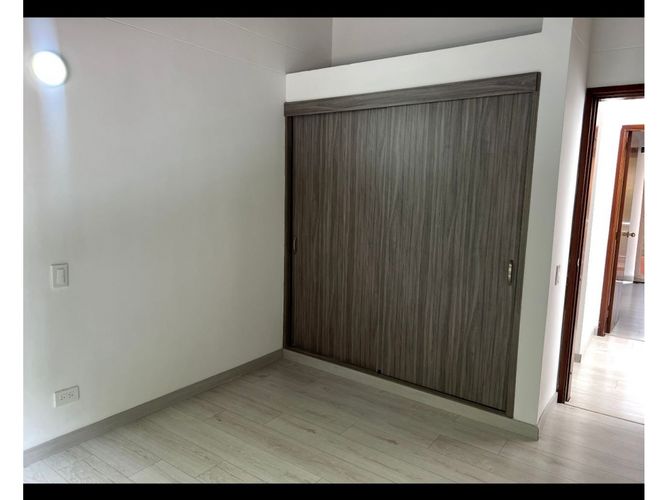 Apartamento de 4 alcobas en venta en San Lucas, Medellín, 200 m² · foto 13 de 24
