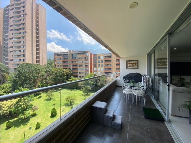 Apartamento de 4 alcobas en venta en Loma Del Chocho, Envigado, 164 m² · foto 2 de 24