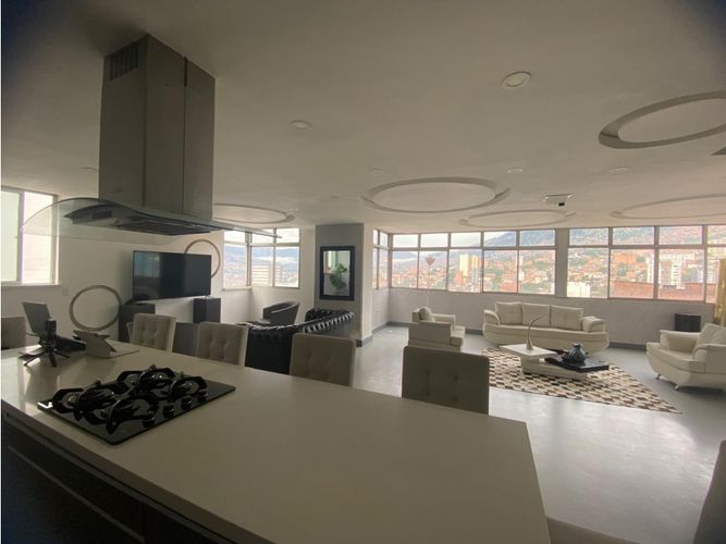 Apartamento de 6 alcobas en venta en Villa Nueva, Medellín, 258 m² · foto 2 de 20