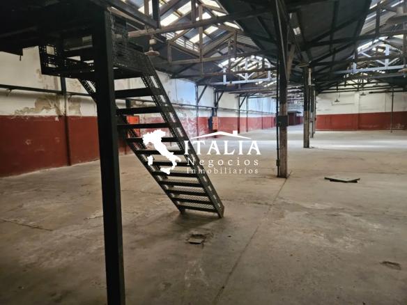 DEPOSITO / GALPON INDUSTRIAL Y COMERCIAL DE 1800 M2 EN GRAL. LUNA · Foto 9