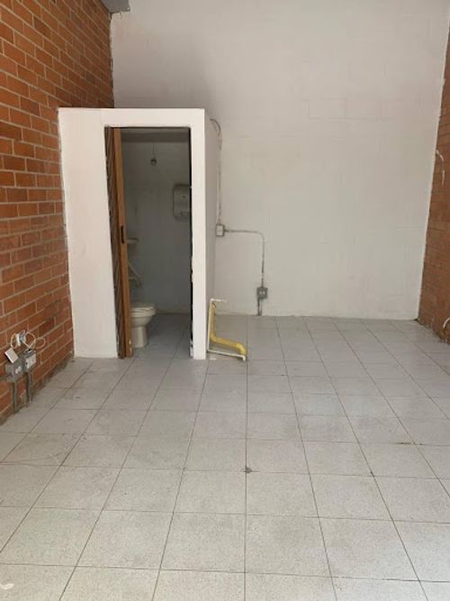 Local en arriendo en Maria Auxiliadora, Sabaneta, 20 m² · foto 2 de 10