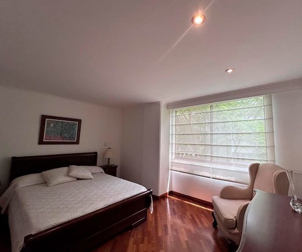 Apartamento de 2 alcobas en venta en El Poblado, Medellín, 90 m² · foto 13 de 15
