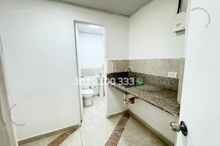 Oficina en arriendo en Milla De Oro, Medellín, 57 m² · foto 9 de 12