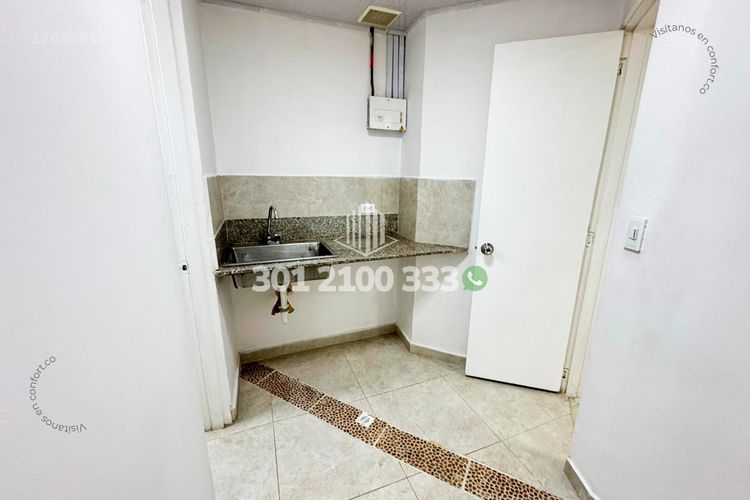 Oficina en arriendo en Milla De Oro, Medellín, 57 m² · foto 10 de 12