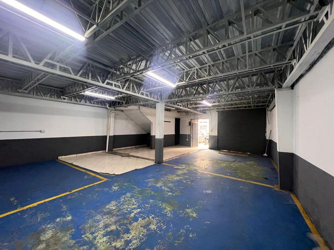 Bodega en arriendo en Cristo Rey, Medellín, 200 m² · foto 3 de 20