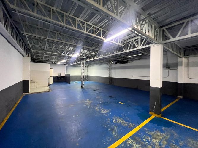 Bodega en arriendo en Cristo Rey, Medellín, 200 m² · foto 6 de 20